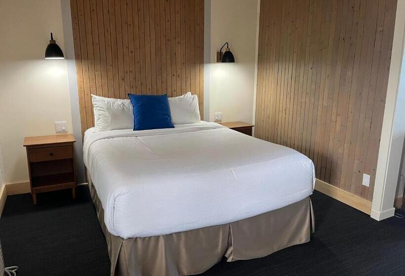 سوییت با چشم‌انداز دریا, Hôtel Motel La Côte Surprise