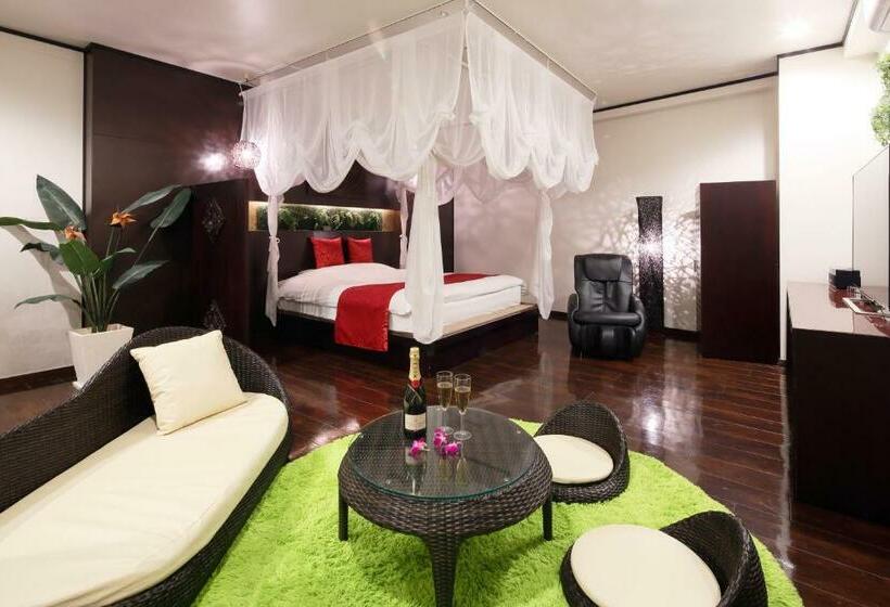 Quarto Superior, The Lotus Bali