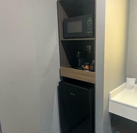 اتاق استاندارد با تخت بزرگ, Complexe Dix80