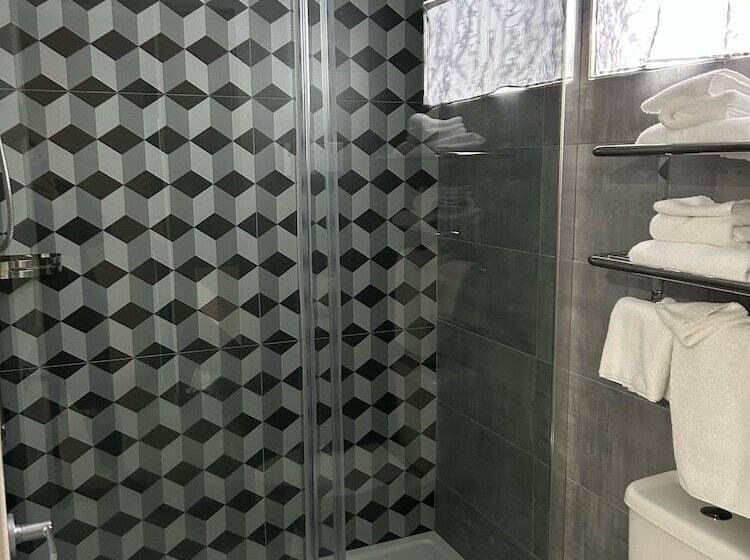 اتاق لوکس, Complexe Dix80