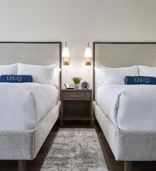 اتاق استاندارد, 124 On Queen Hotel & Spa
