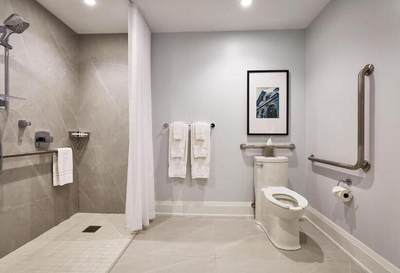 اتاق استاندارد با تخت بزرگ برای معلولان, 124 On Queen Hotel & Spa