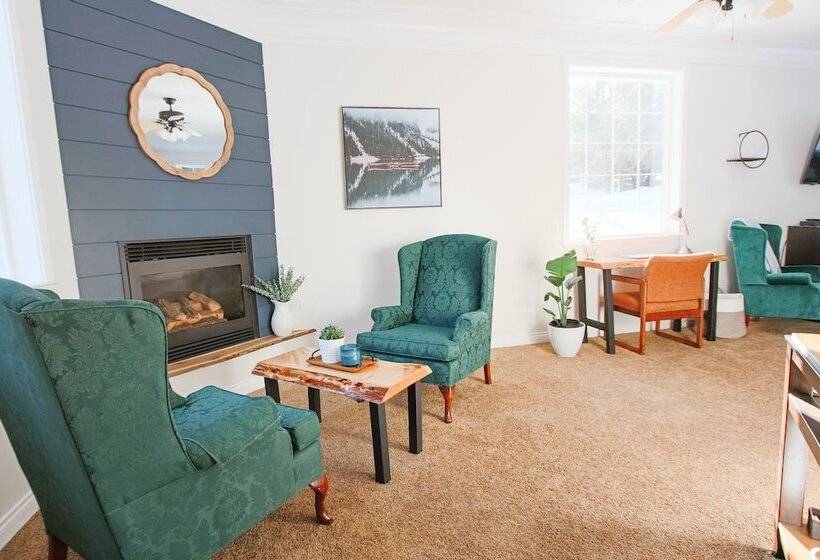 اتاق لوکس با چشم‌انداز باغ, The Inn At The Ninth Hole Bed & Breakfast