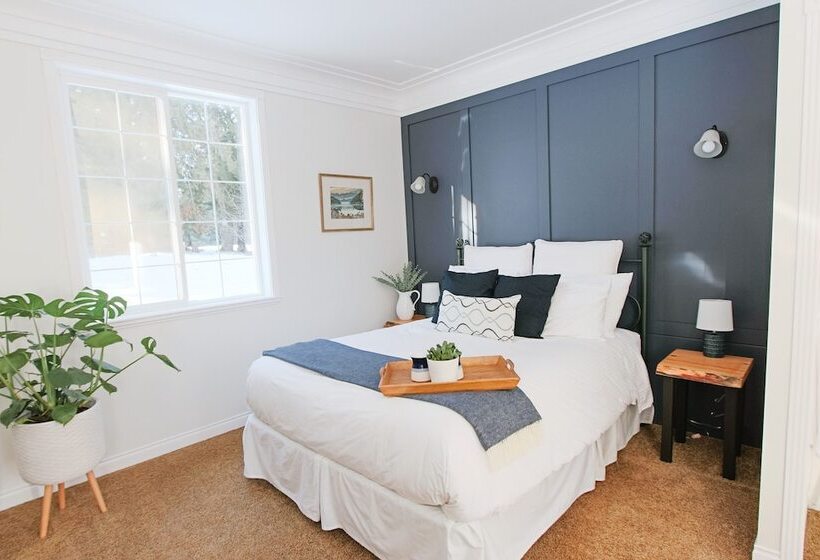 اتاق لوکس با چشم‌انداز باغ, The Inn At The Ninth Hole Bed & Breakfast