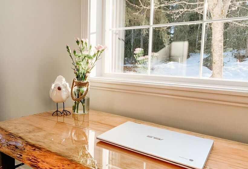 اتاق لوکس با چشم‌انداز باغ, The Inn At The Ninth Hole Bed & Breakfast