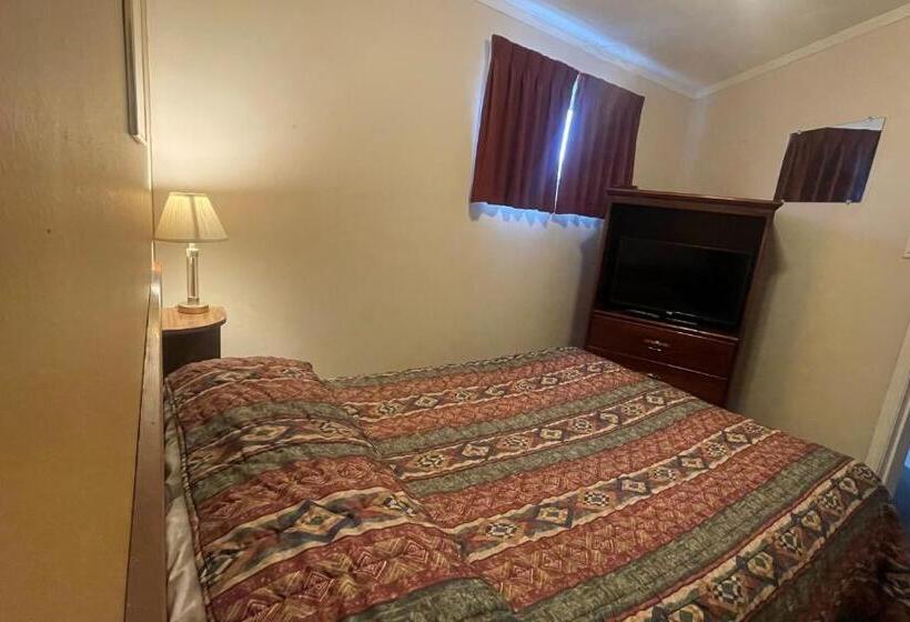سوییت, Travellers Motel