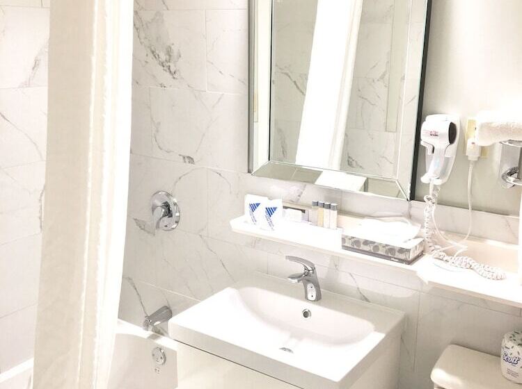 اتاق لوکس, Willow Bend Motel