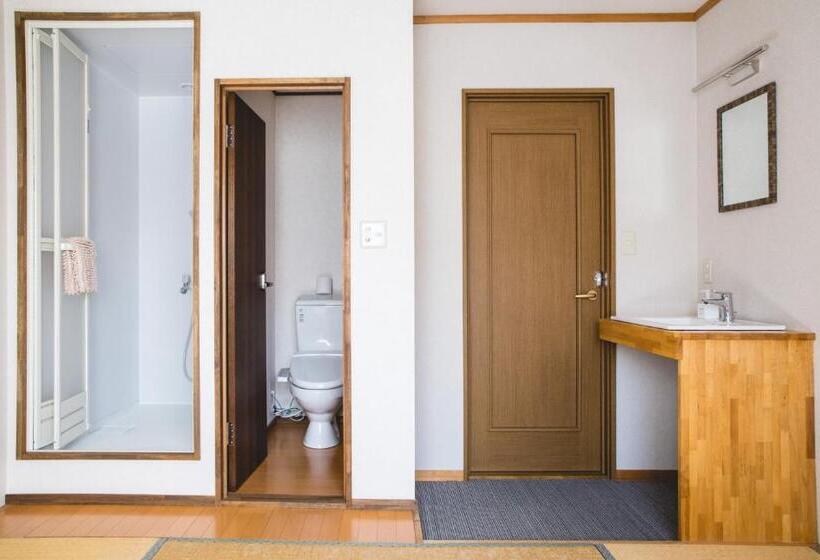 اتاق استاندارد سه نفره, Hakuba Cortina Lodge