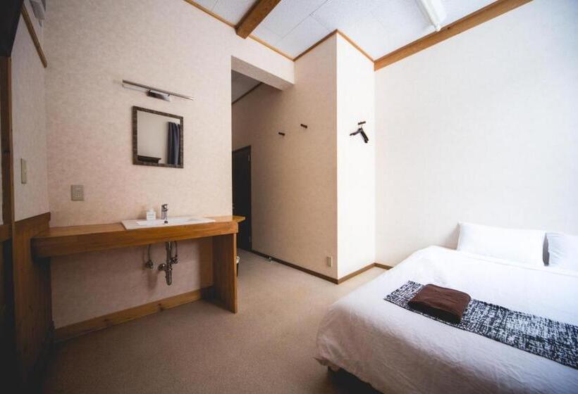 اتاق خانوادگی, Hakuba Cortina Lodge