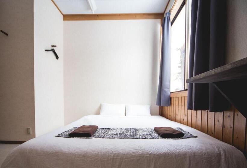 اتاق خانوادگی, Hakuba Cortina Lodge