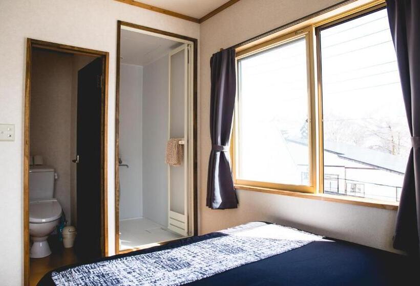 اتاق استاندارد سه نفره, Hakuba Cortina Lodge