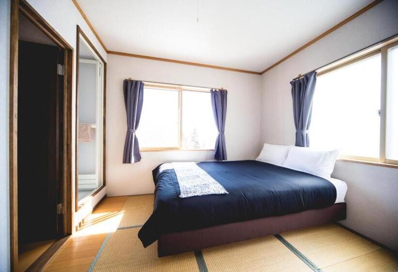 اتاق استاندارد سه نفره, Hakuba Cortina Lodge