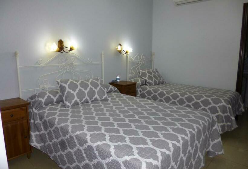 اتاق استاندارد, Hostal Virgen Del Rocio