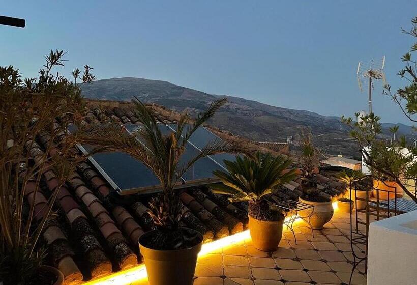 اتاق لوکس با تخت بزرگ, Casa Aire De Lecrin