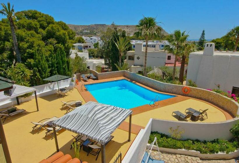 اتاق عادی, Family Agua Amarga