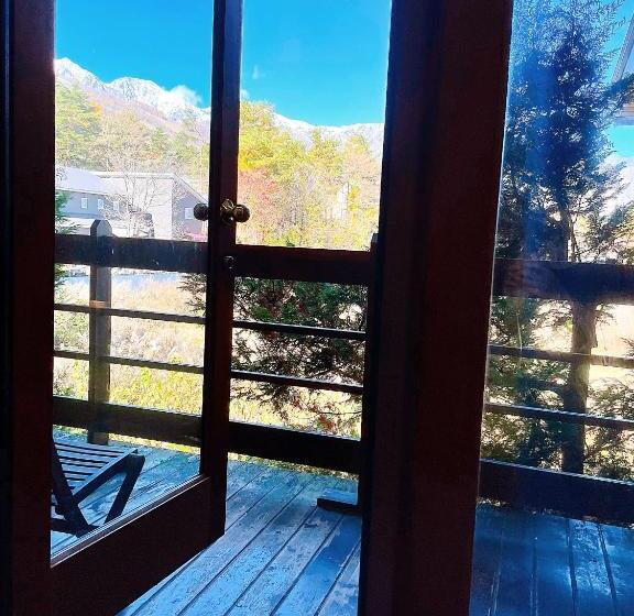 اتاق لوکس, Hakuba Pension & Log Hotel Meteor