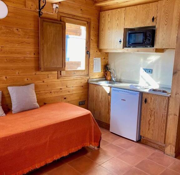 بانگلوی استاندارد, Campalans Hotel Rural Bungalows Mobilhomes