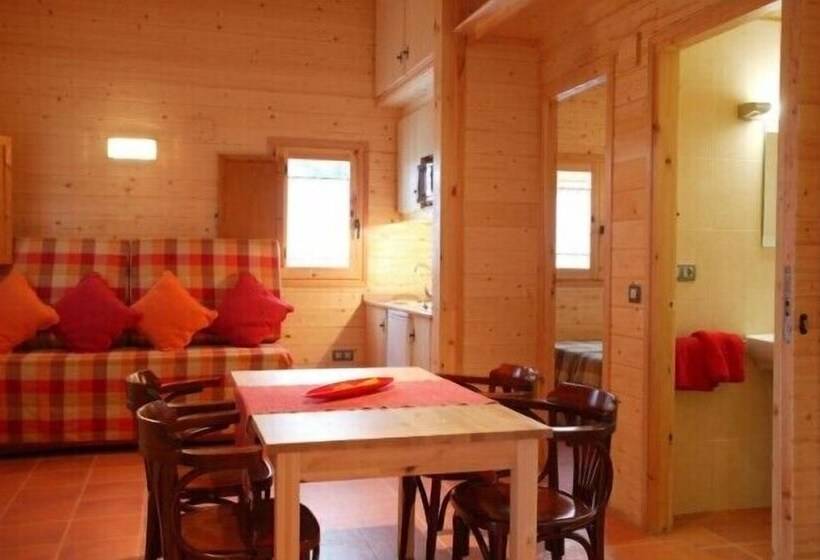 بانگلوی استاندارد, Campalans Hotel Rural Bungalows Mobilhomes