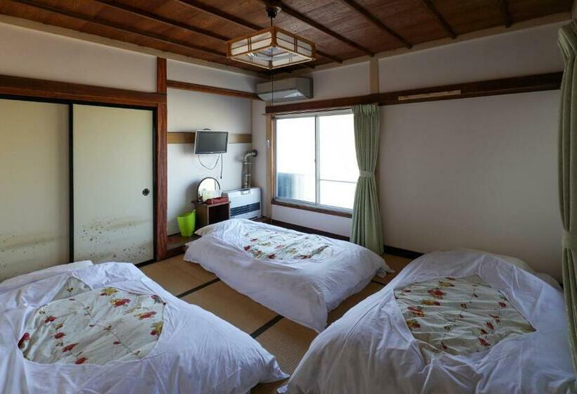 اتاق استاندارد با سرویس بهداشتی مشترک, Fujiyoshida Youth Hostel