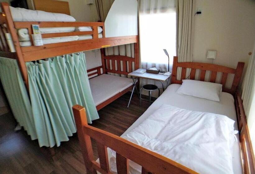 اتاق استاندارد سه نفره, Hiroshima Saijo Youth Hostel