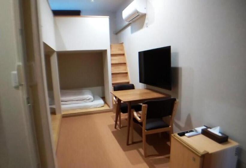 اتاق استاندارد چهار تخته, Hiroshima Saijo Youth Hostel