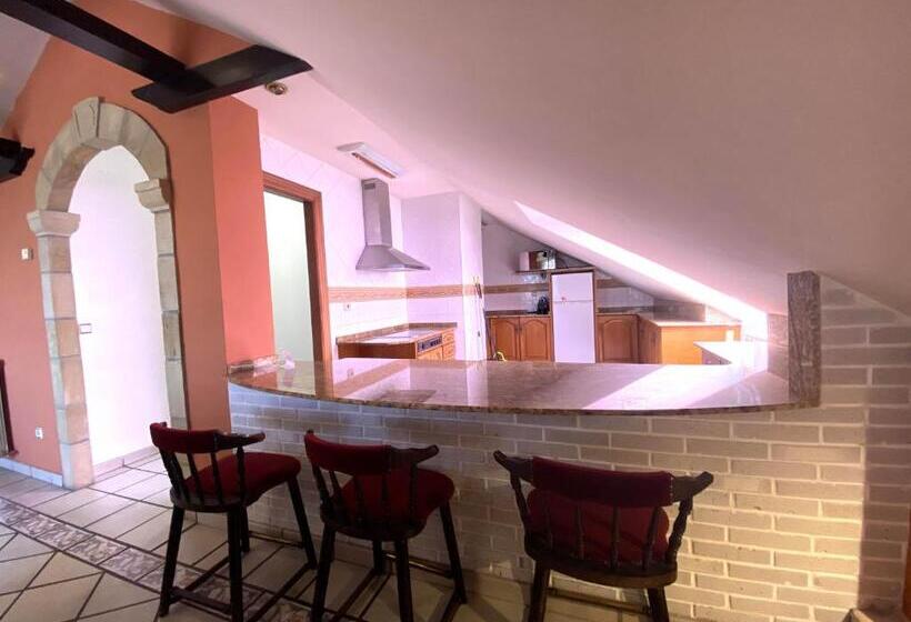 آپارتمان 1 خوابه با چشم‌انداز استخر, Hostel Albergue Paradiso