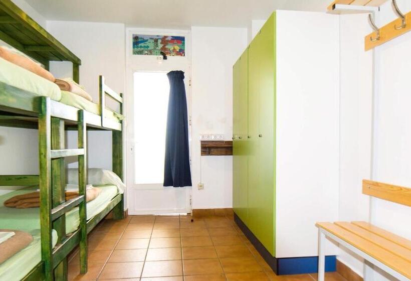 اتاق استاندارد چهار تخته, Hostel Albergue Paradiso
