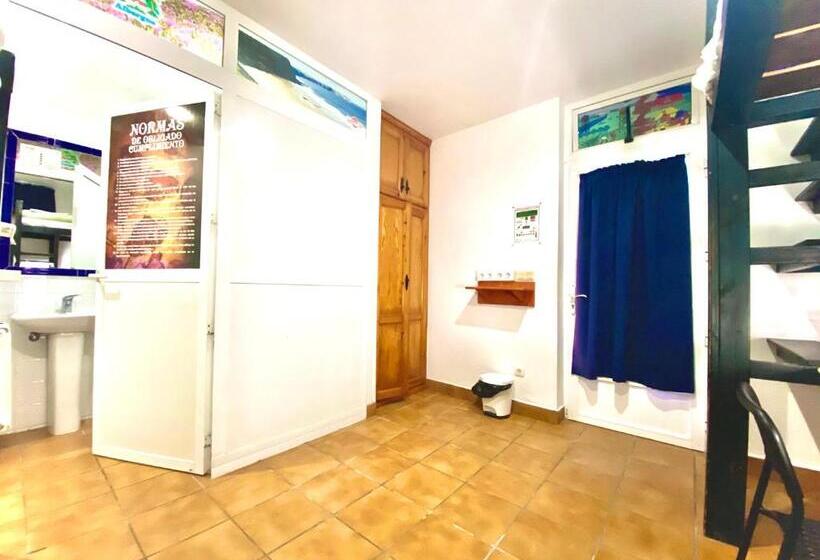 اتاق استاندارد چهار تخته, Hostel Albergue Paradiso