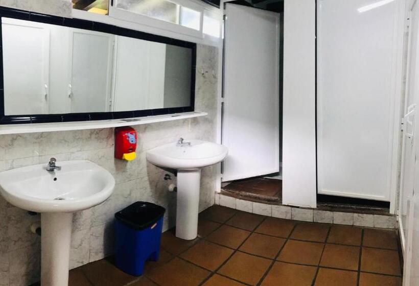 اتاق خانوادگی با سرویس بهداشتی مشترک, Hostel Albergue Paradiso