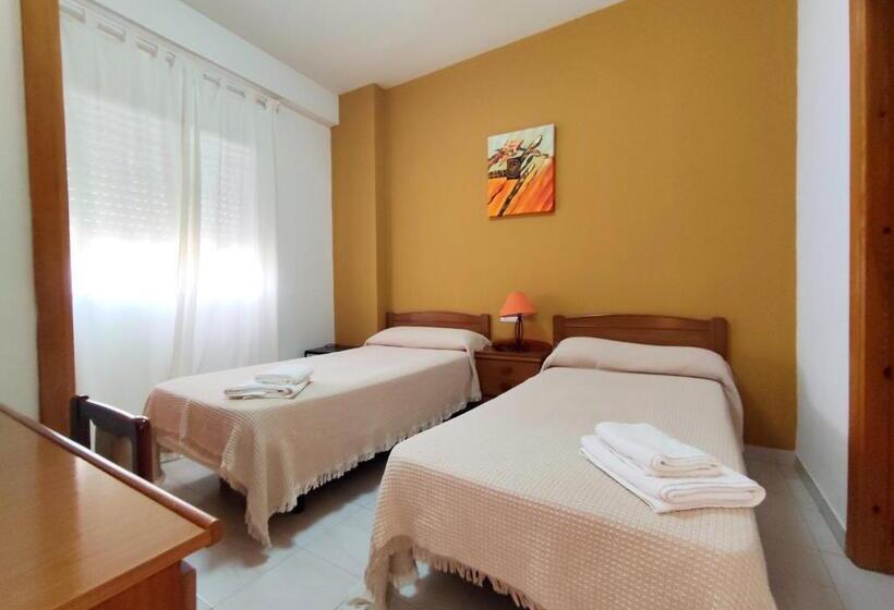 اتاق استاندارد, Hostal Neus