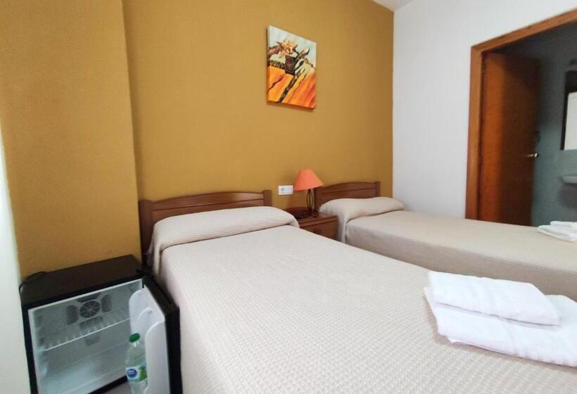 اتاق استاندارد, Hostal Neus