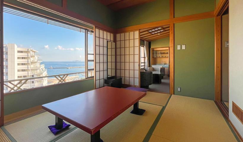 اتاق خانوادگی با چشم‌انداز دریا, Kanichi