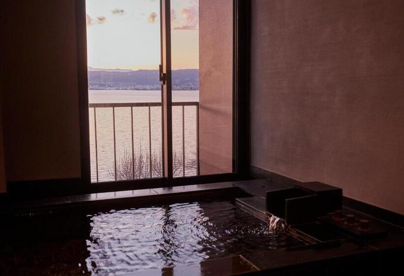 اتاق استاندارد با چشم‌انداز دریاچه, Kamisuwa Onsen Shinyu