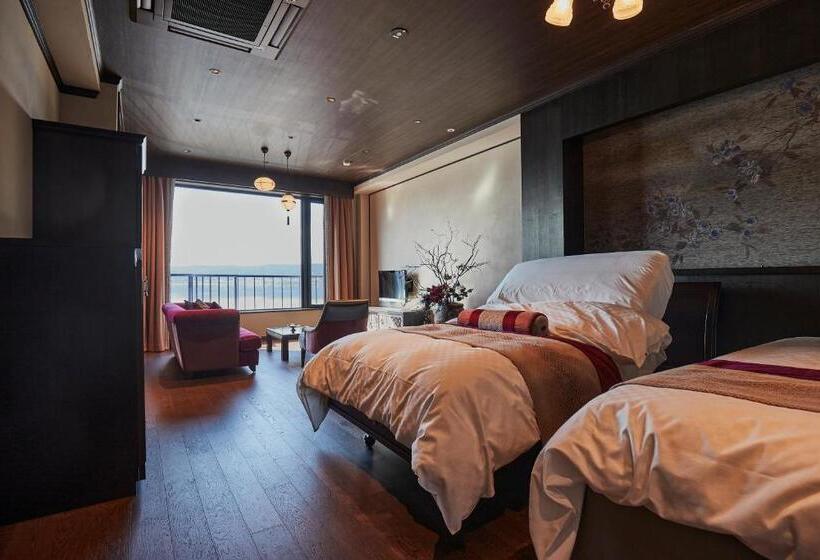 اتاق استاندارد با چشم‌انداز دریاچه, Kamisuwa Onsen Shinyu