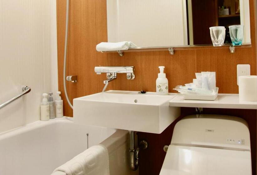 اتاق اکونومی, Tsuruya Ryokan