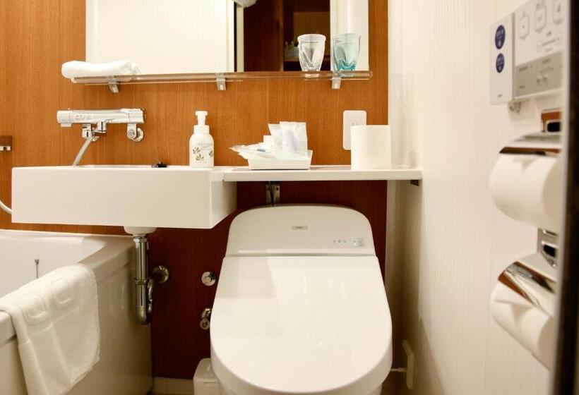 اتاق اکونومی, Tsuruya Ryokan