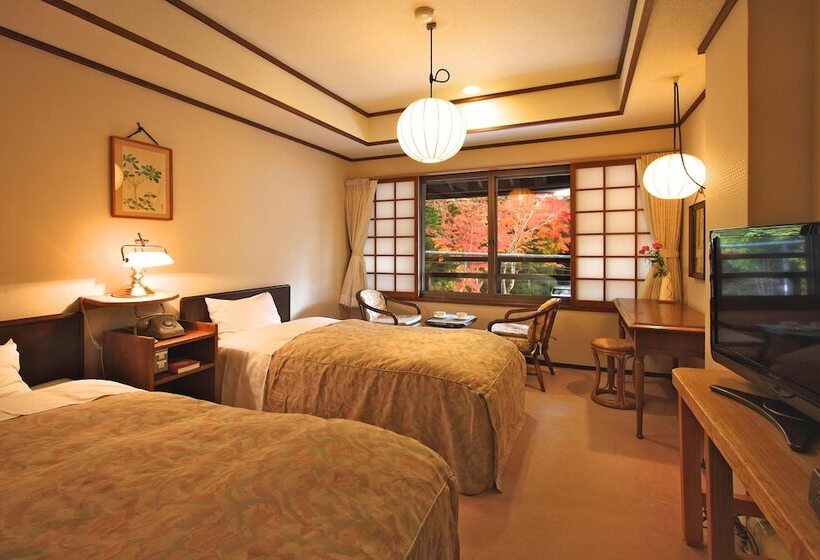 اتاق اکونومی, Tsuruya Ryokan