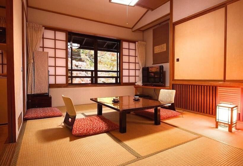 اتاق استاندارد, Tsuruya Ryokan