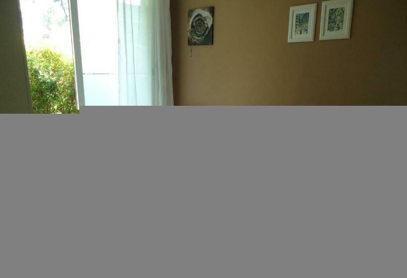 اتاق استاندارد با سرویس بهداشتی مشترک, B&b Inés