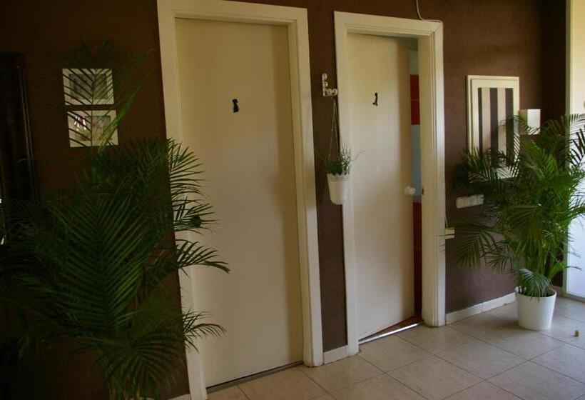 خانه 1 خوابه, B&b Inés
