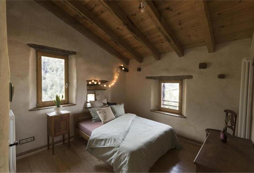 سوییت, Mas Rural El Negre