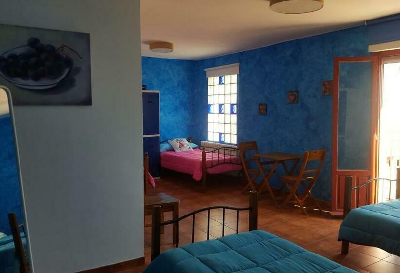 غرفة قياسية رباعية, Hostal A La Sombra Del Laurel