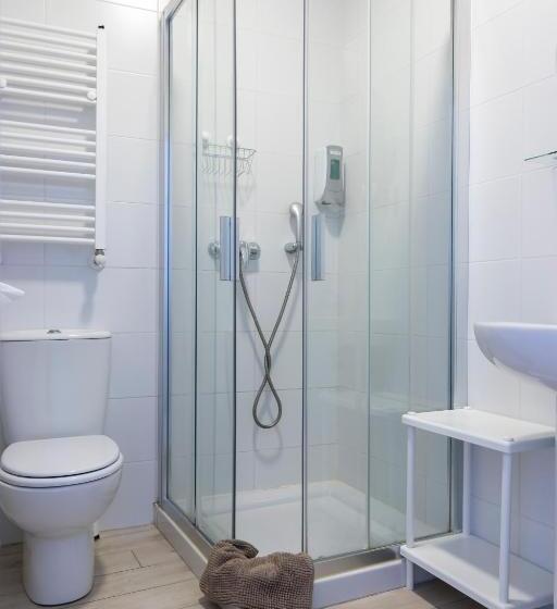 اتاق استاندارد سه نفره, Albergue Lamorena