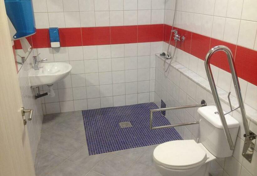 تختخواب در اتاق مشترک, Albergue @ Muxia