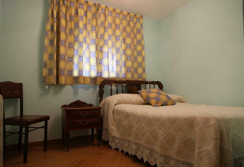 اتاق استاندارد با سرویس بهداشتی مشترک, Albergue Turistico Torre De Sabre
