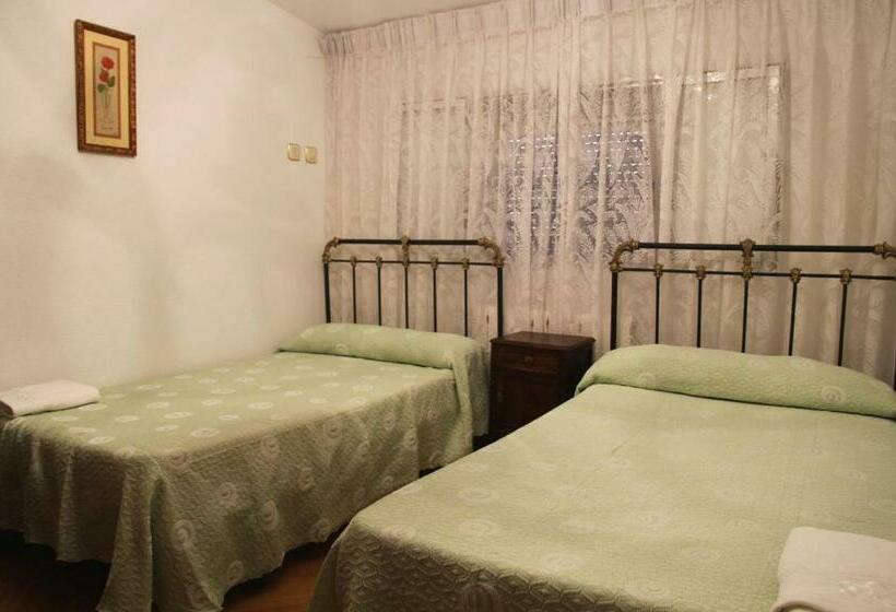 اتاق استاندارد با سرویس بهداشتی مشترک, Albergue Turistico Torre De Sabre