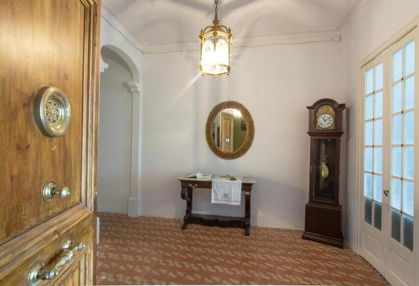 1 Bedroom Apartment Lake View, Cal Comabella