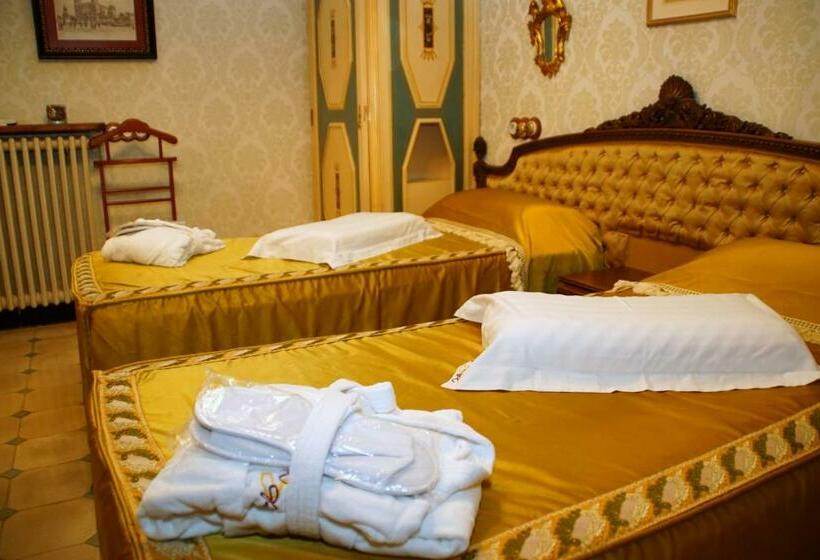 اتاق لوکس, Sitges Royal Rooms