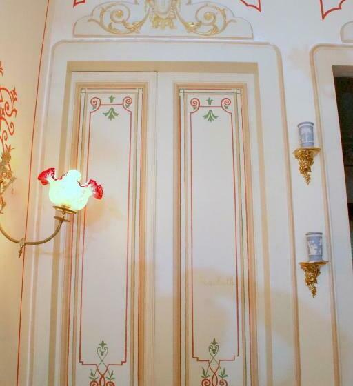 اتاق لوکس, Sitges Royal Rooms