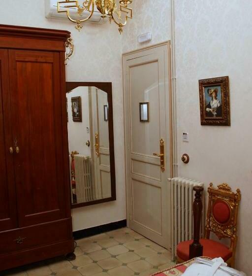 اتاق لوکس, Sitges Royal Rooms